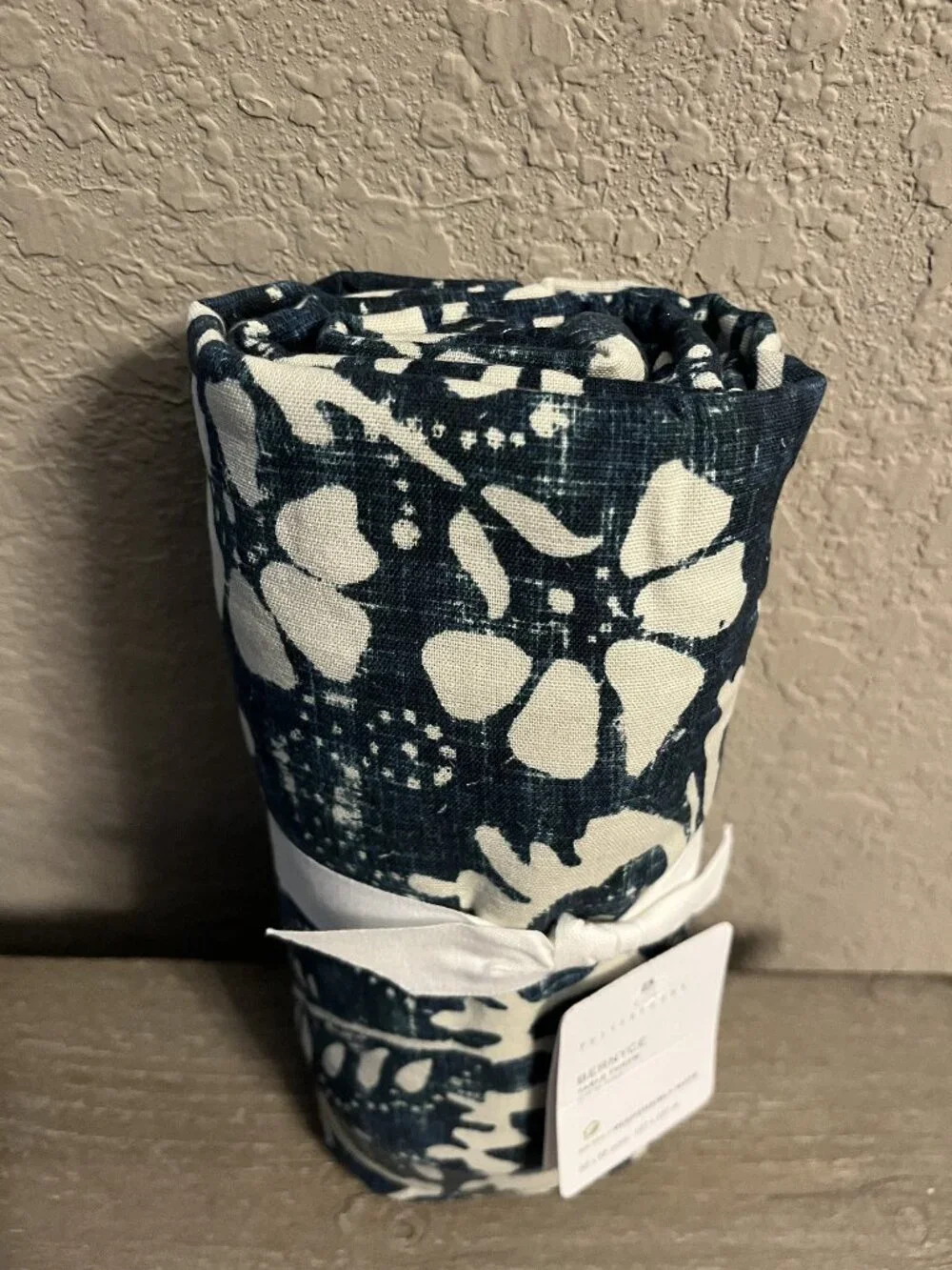 Pottery Barn Blue & Cream Bernyce Table Throw 50 x 50